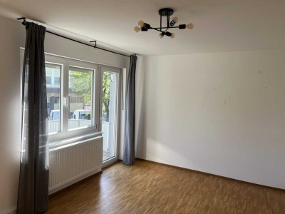 Hochwertig renovierte 3-Zimmerwohnung mit EBK und Balkon