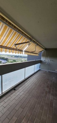 Helle 2 Zimmer Wohnung mit Balkon in Neuhofen