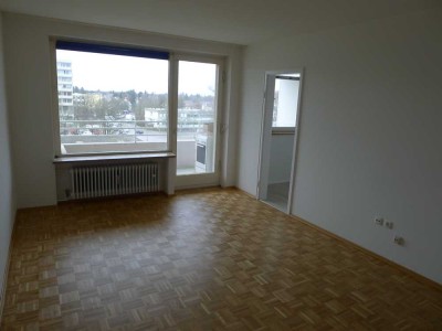 Charmante 1-Raum-Wohnung mit Balkon und EBK in München-Fürstenried