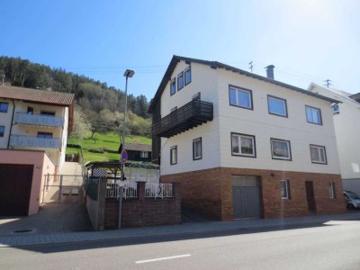 Gepflegtes 3-Familienhaus für mehrere Generationen