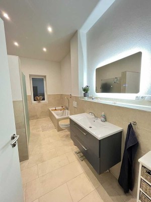 Geschmackvolle 4-Zimmer-Wohnung mit luxuriöser Innenausstattung vor den Toren der Stadt