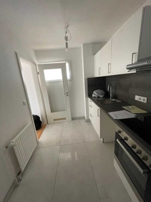 Schöne 1,5-Zimmer-Wohnung mit Balkon und Einbauküche in Potsdam