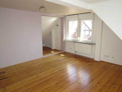 Renovierte Dachgeschoss Wohnung zentral in der Bensheimer City - nur mit Vollzeiteinkommen !