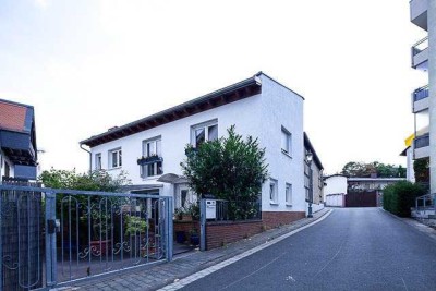 Immobilien-Ensemble in Eschborn: Mehrfamilienhaus & Einfamilienhaus mit stabilen Mieteinnahmen