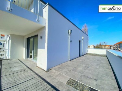 Moderne 4-Raum-Wohnung mit großem Balkon, Fußbodenheizung, Wanne, Dusche, Aufzug, Stellplatz möglich