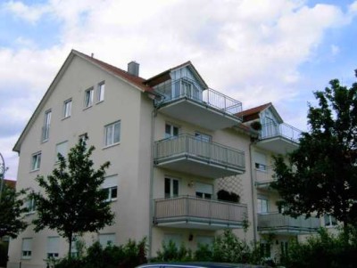 Exklusive, gepflegte 3-Zimmer-DG-Wohnung mit Balkon und Einbauküche in Ingolstadt