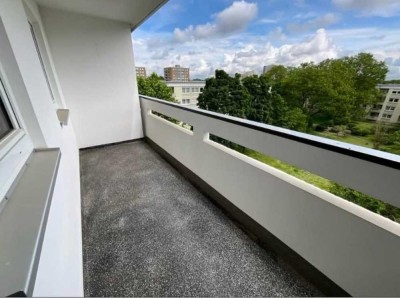 Attraktive 3,5-Raum-Wohnung mit EBK und Balkon in Ludwigshafen