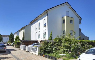 Rarität: Modernes Einfamilienhaus direkt am Main mit Taunusblick