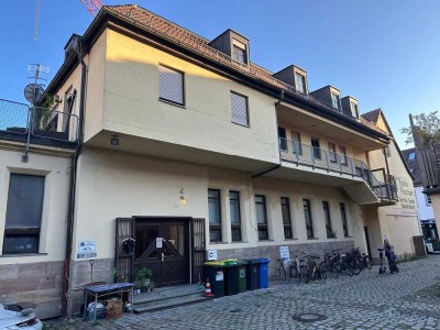 1A Lage Erlangen Innenstadt - Mehrfamilienhaus mit Dachterrasse und Einliegerwohnungen