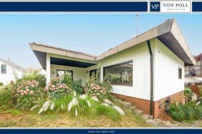 Stilvoller Bungalow mit Einliegerwohnung, Süd-West-Garten und einer Doppelgarage.