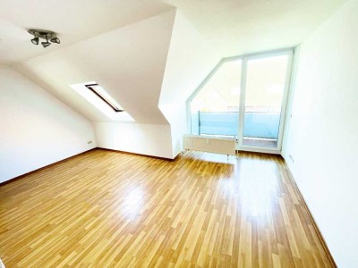 Gefragte attraktive 1-Raum-Wohnung mit EBK,Balkon, Stellplatz