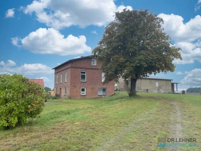 Tierhaltung Möglich! Idyllisches Grundstück mit geräumigen ZFH und Scheune auf ca. 1,8 ha!