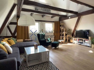 Großzügig - Charmant - Besonders  *Einzigartige Dachgeschosswohnung auf zwei Ebenen*