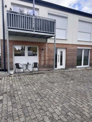 Helle moderne 2 ZKB-Wohnung mit Terrasse