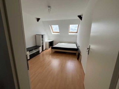 Charmantes 1-Zimmer DG-Wohnung-Teilmöbliert in Berlin-Karow