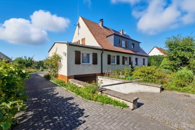 Doppelhaushälfte mit traumhaftem Grundstück in ruhiger Lage von Weinböhla!