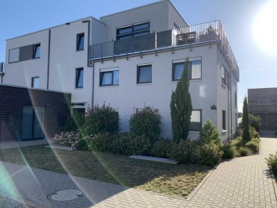 - Top ausgestattete Penthauswohnung mit Dachterrasse und Einbauküche! -