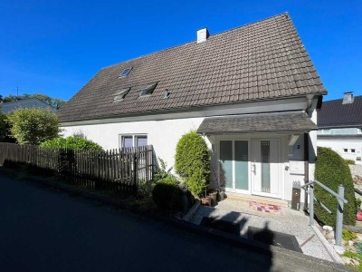 Freistehendes und renoviertes 8-Zimmer-Einfamilienhaus  zur Miete in Olpe Stadt