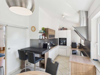 Moderne Terrassenwohnung mit 2 TG-Stellplätzen & Blick auf die Bergstraße