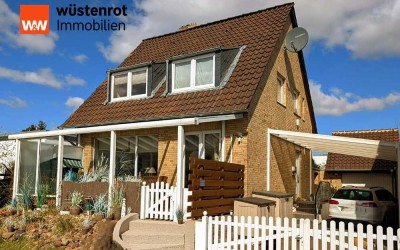 "Sylt Casa" Nordseeflair versprüht dieses hübsche, saniert-/u. mod. Häuschen m. Carport u. Garage