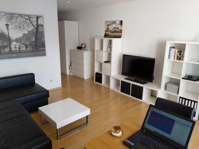 Esslingen:  Helles 2 Zi- Apartment, Balkon, Stellplatz, möbliert, ready to use ab 1.10.2025