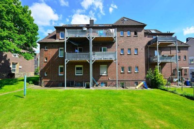 Schöne, lichtdurchflutete 2,5 ZKB Maisonettewohnung mit Balkon