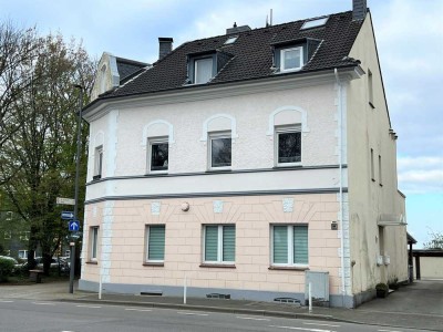 ++ DG-WOHNUNG MIT TERRASSE UND WEITBLICK  + 2 GARAGEN ++