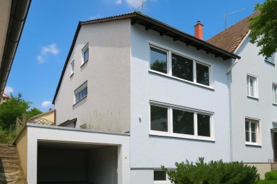 Sehr gut ausgestattetes Einfamilienhaus mit EBK, Balkon und sonniger Gartenterrasse
