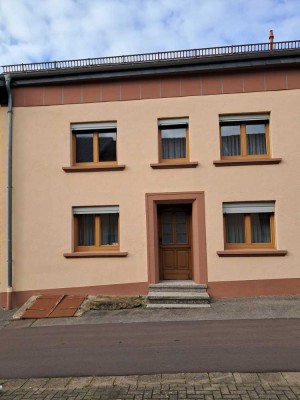 Mehrfamilienhaus mit Garten in 66693
Mettlach-Orscholz (Provisionsfrei)