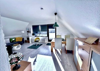 möblierte 2 Zimmer Wohnung EBK Internet WLAN, Pauschalmiete perfekt für Berufspendler
