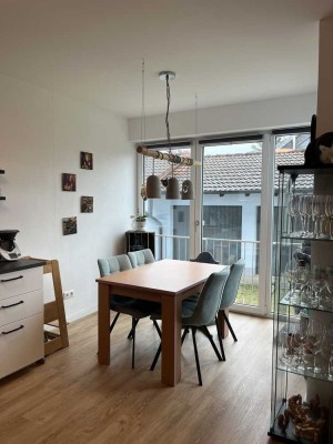 Helle 3-Zimmer-Maisonettewohnung mit Balkon in Hechendorf