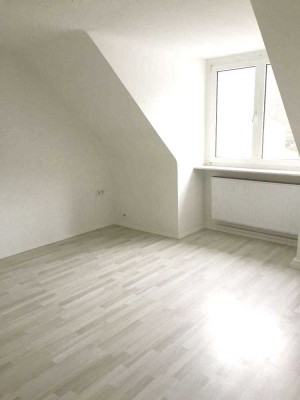 "komplett renovierte Singlewohnung auf 47m² mit begehbaren Kleiderschrank " zu vermieten!!!