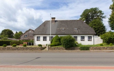 Mehrfamilienhaus mit 4 Wohneinheiten & einer Gewerbefläche