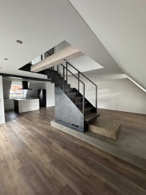 Stilvolle 3-Raum-Maisonette-Wohnung mit gehobener Innenausstattung mit Einbauküche in Weiher