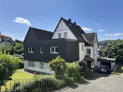 / Domizil mit Potenzial: Großzügiges Zuhause für mehrere Generationen oder zur Vermietung