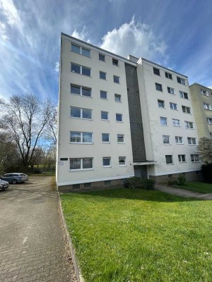 Kernsaniert! Moderne 2 Zimmer Wohnung mit Balkon zu vermieten.