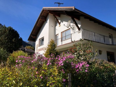 Einfamilienhaus auf großem Grundstück