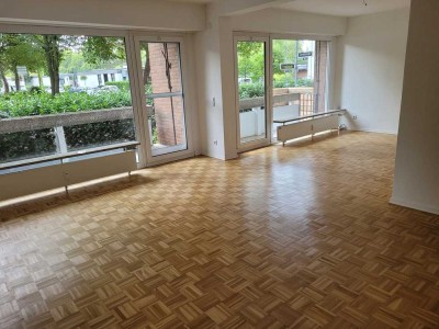 Exklusive, modernisierte 3-Raum-Garten-Wohnung mit geh. Innenausstattung mit EBK in Düsseldorf