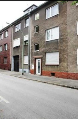 Gemütliche Dachgeschosswohnung mit Balkon in ruhigem Haus