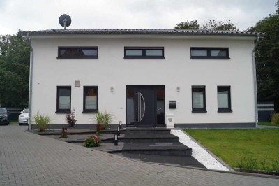 Provisionsfrei! Modernes Einfamilienhaus –Top-Zustand, große Ausstattung, Seenähe