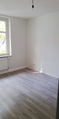 Ihre neue Wohnung wartet auf SIE!!! Frisch renovierte 2 Zimmer Wohnung zu vemieten!!!