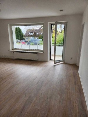 3 Zimmer ETW - neu Renoviert - neue EBK - Hochpaterre -sofort frei..