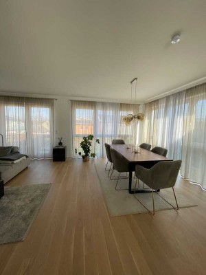 220 m² Haus im Zentrum von Lappersdorf: 3 Schlafzimmer, 2 Bäder, Gäste-WC, Hobbyraum, Garage, Garten