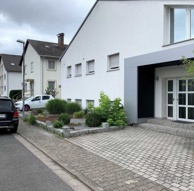 *Von Privat* Charmantes Einfamilienhaus mit großem Garten und 11 Zimmern