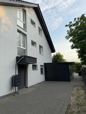 Frisch sanierte 3 Zimmer Wohnung mit Balkon in Paderborn Benhausen