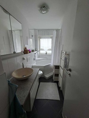 1150 € - 58 m² - Helle 2.0 Zi.