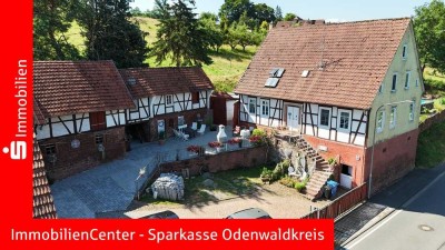 Großzügiges Fachwerkhaus mit schönem Garten und Pool