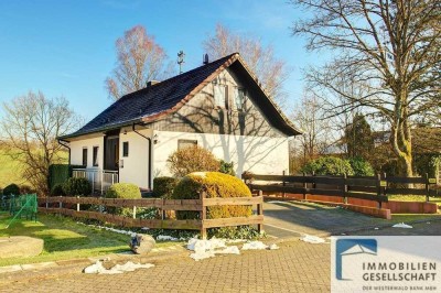 Einfamilienhaus in schöner ruhiger Wohnlage mit Blick in die Natur am Ortsrand von Flammersfeld