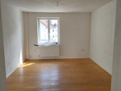 Geschmackvolle 3,5-Zimmer-Maisonette-Wohnung mit Balkon und EBK in Dossenheim