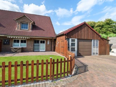 Moderne Doppelhaushälfte mit ausreichend Platz für die ganze Familie in ruhigem Weg in Trappenkamp